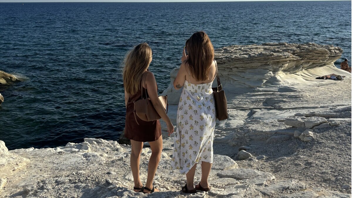 Девушки в отпуске.