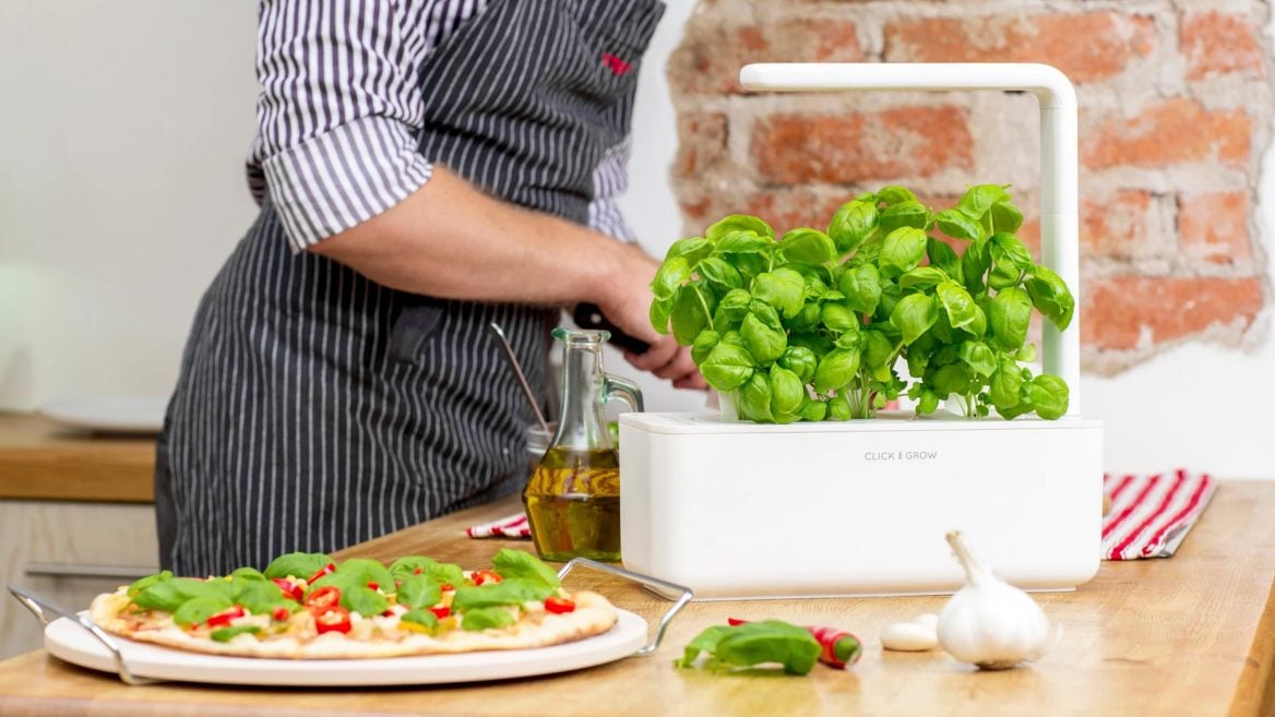 Умное пространство для роста зелени — гроубокс «The Smart Garden 9» от Click & Grow 
