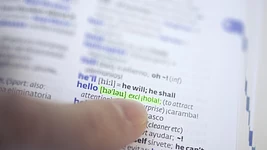 С преподавателем или self-paced? Как лучше учить английский, если работаешь полный день