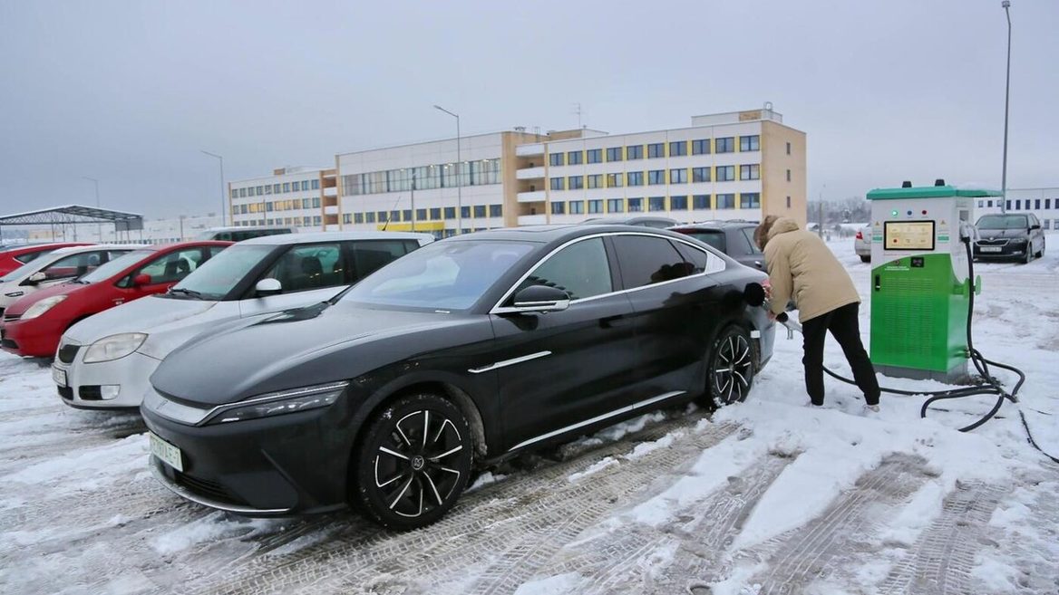 В Минске открылся первый супербыстрый зарядный комплекс для электромобилей