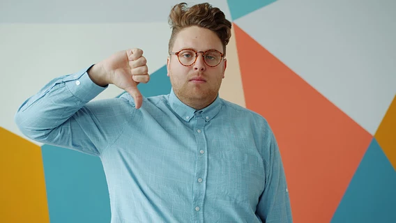 «Ой, нам жаль». На проблемах мигрантов в Польше расцвели «помогаторы». И иногда всё портят