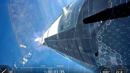 SpaceX впервые вывела на орбиту Starship — несмотря на отказ двигателя