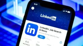 LinkedIn абавяжа рэкрутараў і топаў пацвярджаць месца працы LinkedIn абавяжа рэкрутараў і топаў пацвярджаць месца працы
