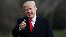 США заявили, что получили контроль над TikTok. Китай молчит