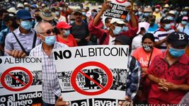 В Сальвадоре начались протесты против внедрения биткоина