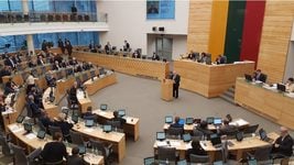 Литва планирует приостановить выдачу виз и гражданства беларусам 