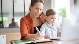 Исследование: удалённая работа повышает рождаемость Исследование: удалённая работа повышает рождаемость