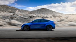 Tesla готова лицензировать автопилот и аккумуляторы
