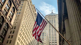 У техногигантов резко снизилось число заявок на визы H-1B