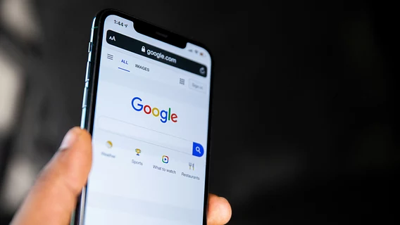 Google начнет сохранять фото из Объектива и аудио из Переводчика для обучения своего ИИ