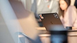 «Если ты не в Долине, ты недостаточно хорош». 10 уроков начинающим CEO от основателя FriendlyData «Если ты не в Долине, ты недостаточно хорош». 10 уроков начинающим CEO от основателя FriendlyData