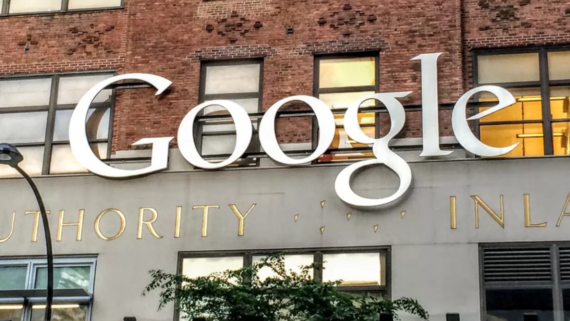 Google лишит непривитых сотрудников зарплаты, а потом работы