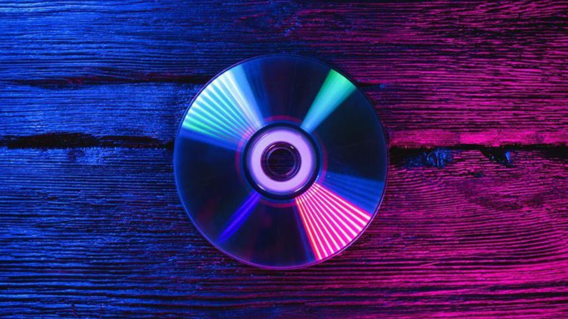 Продажи CD-дисков в США выросли впервые почти за 20 лет