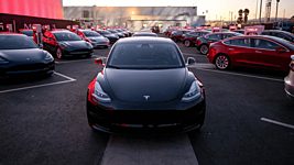 Tesla Model 3 стала «бестселлером» среди премиальных автомобилей в США 