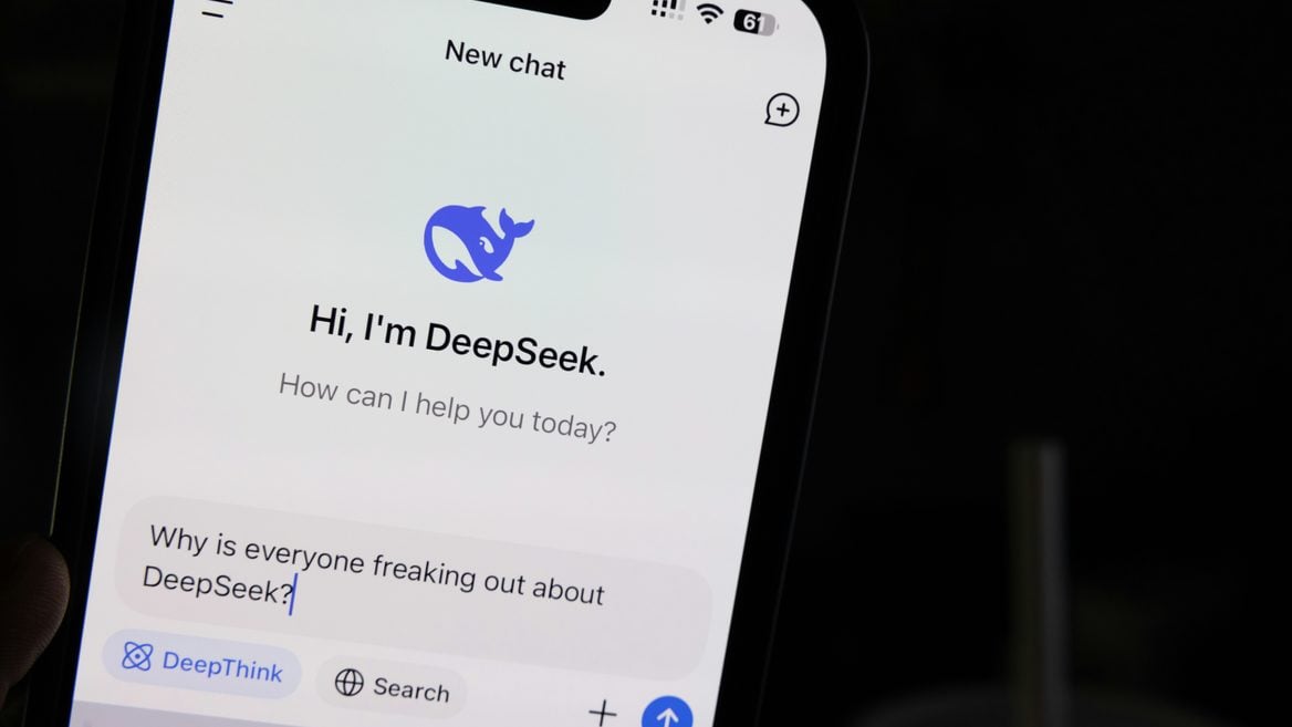 Microsoft называла DeepSeek мерилом успеха, а потом запретила сотрудникам им пользоваться и не пускает в стор