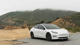 Не только в остальном мире: в США зафиксировали 35%-ное падение продаж Tesla