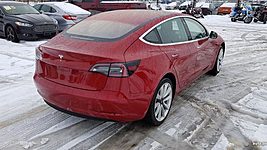 В Беларуси появилась первая «бюджетная» Tesla Model 3 