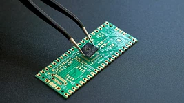 ASML сократит 1700 сотрудников на фоне роста продаж. Но не из-за ИИ