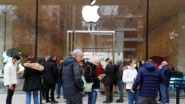 Apple полностью остановила продажи в Турции, пока местные хватают технику в надежде спасти деньги и перепродать позже