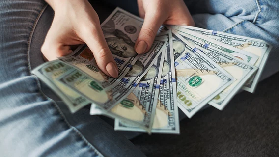 Менять работу стало не так выгодно: прибавка к зарплатам уменьшилась в 3,5 раза