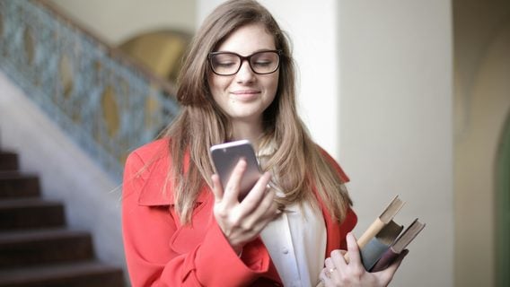 В беларусских школах запретят телефоны с 1 сентября