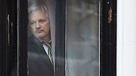 Основателю Wikileaks запретили доступ в интернет 