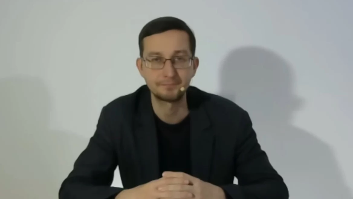 «Я дома. Але ў мой дом прыходзяць дзіўныя людзі». Выкладчык БДУІР запісаў адкрыты зварот да Лукашэнкі