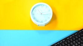 OpenAI: ChatGPT экономит работникам до 10 часов в неделю