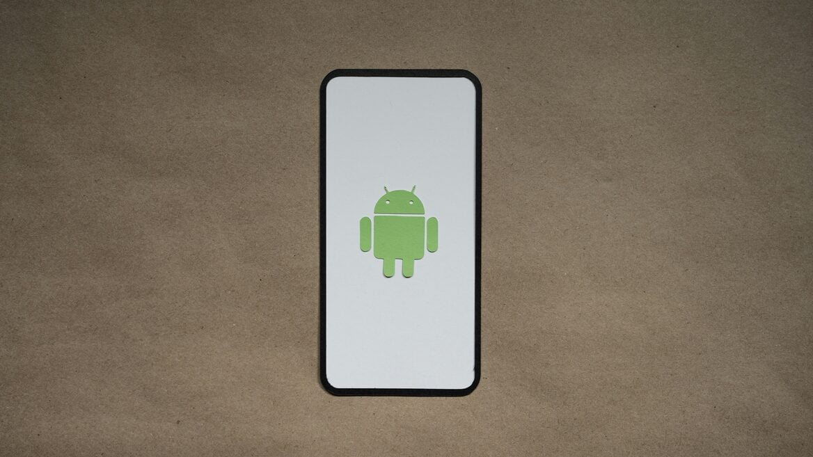 Google готовит новую ОС с упором на ИИ