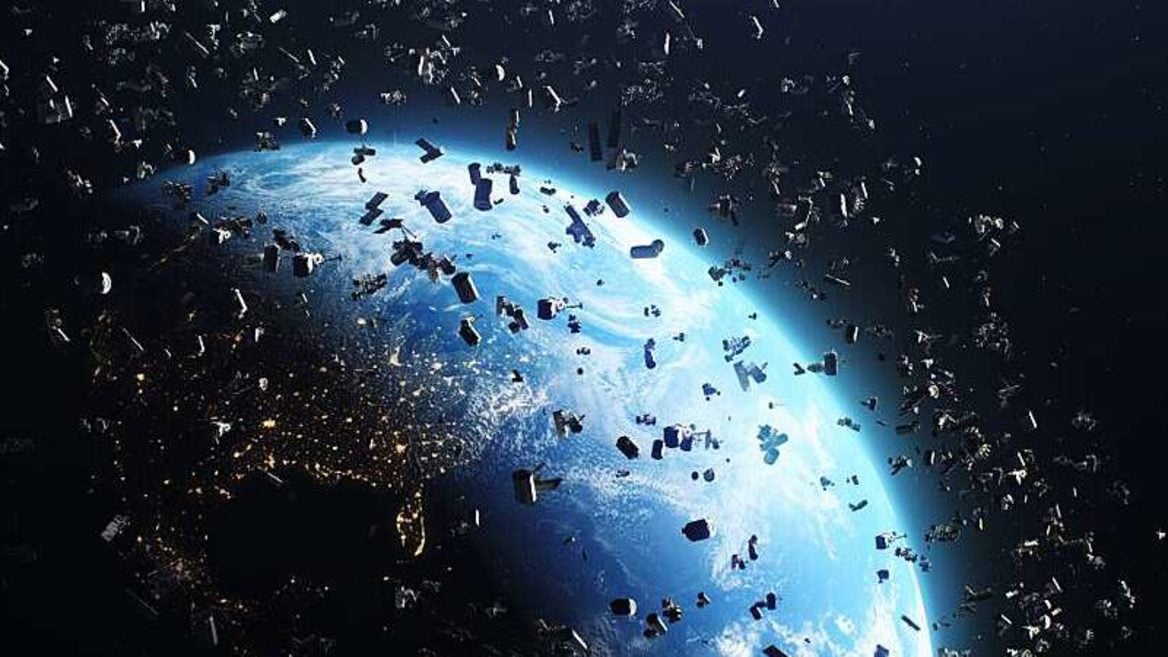 Спутников больше всего у SpaceX, а мусора — российского. Что происходит на орбите