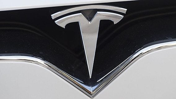 Tesla требует $1 млн от сотрудника, «укравшего секреты компании» 
