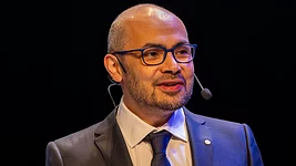 Главу Google DeepMind подвинули, потому что очень хотел заниматься наукой, а зарабатывать деньги не хотел — Reuters