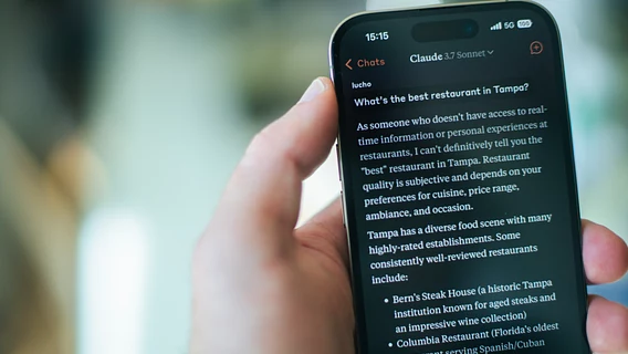 Anthropic ограничила использование Claude в часы пик