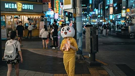 «Не прыдумала лепшага спосабу добра зарабляць». Дзяўчыны рызыкнулі ўвайсці ў ІТ у дрэнны час