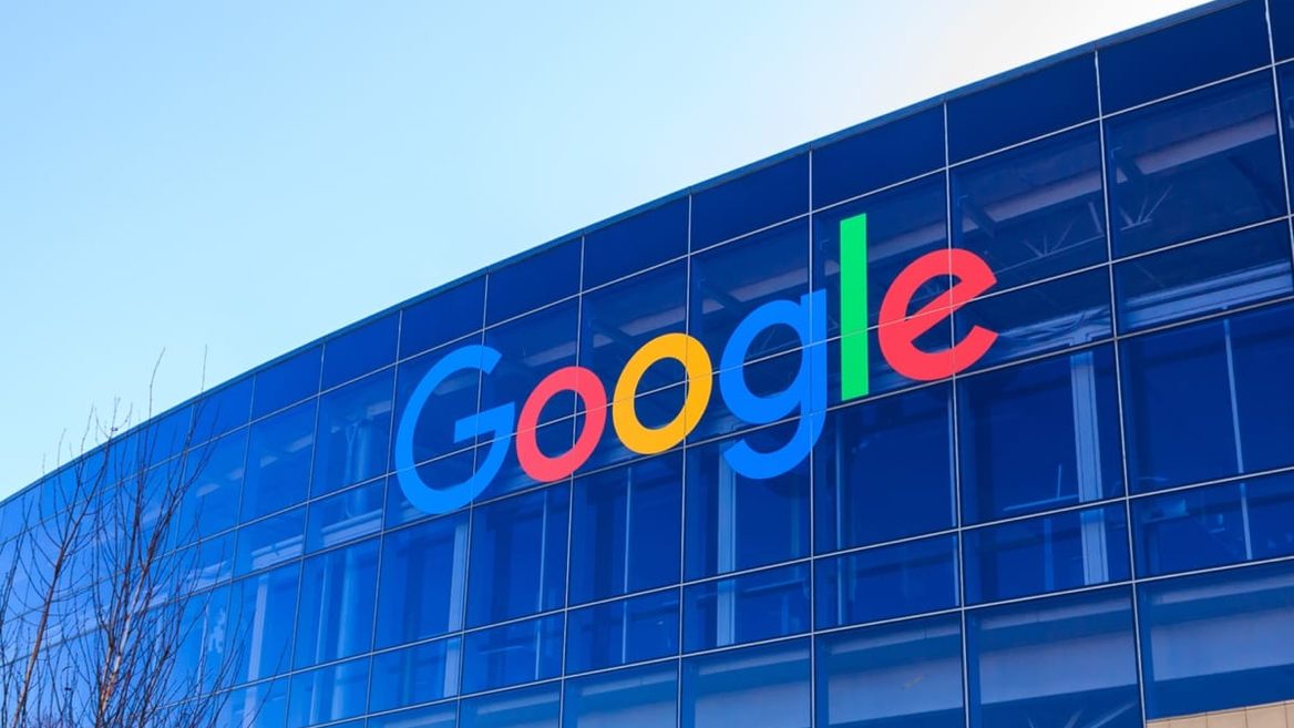 Google перевозит российских сотрудников в Дубай. Оставшиеся уволятся