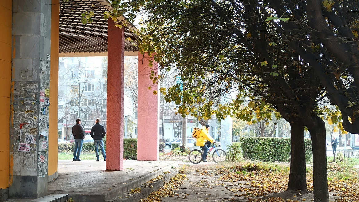 «Бомбилы подняли цены до $400». После атак «тупят» сервисы «Яндекса» в Минске 