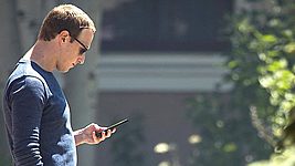 СМИ: Цукерберг заставляет топ-менеджеров Facebook использовать Android-смартфоны 