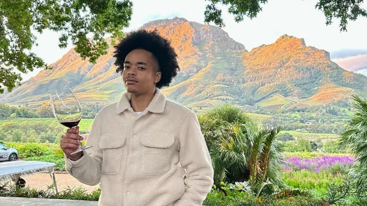 «В&nbsp;лучший вуз европейской страны». Парня-модель из ЮАР наградили за успехи — отправили в Беларусь учиться на айтишника