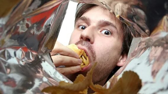 В США школьный ИИ принял за пистолет пачку чипсов и вызвал полицию В США школьный ИИ принял за пистолет пачку чипсов и вызвал полицию