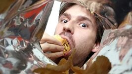 В США школьный ИИ принял за пистолет пачку чипсов и вызвал полицию В США школьный ИИ принял за пистолет пачку чипсов и вызвал полицию