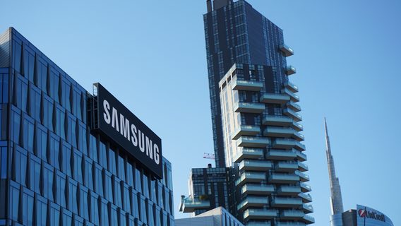 Якобы покинувший Россию Samsung набирает сотрудников