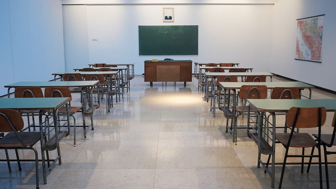 На место закрытых в Беларуси частных школ хотят российские