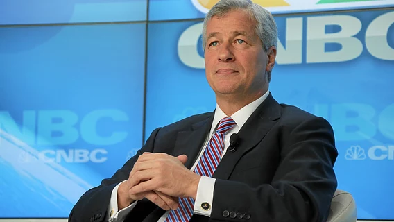 ИИ сократил рабочие места на 40% в некоторых отделах JPMorgan, но банк особо не радуется