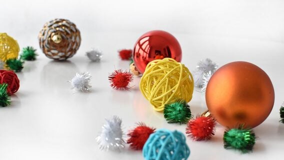 DIY к празднику. Подборка курсов по рукоделию для подарков и уютного новогоднего декора