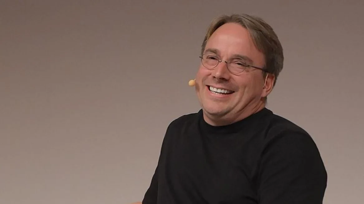 «Так лучше»: Линус Торвальдс начал вайбкодить и признался что не знает Python