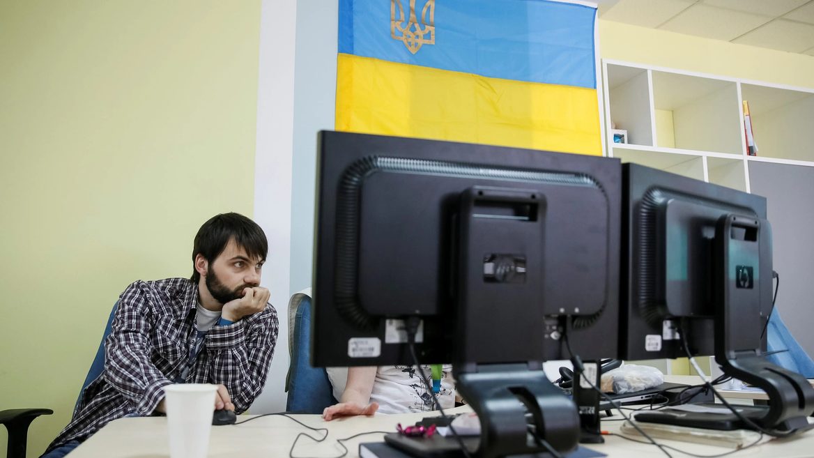 Опрос показал сколько украинских айтишников потеряли работу из-за войны