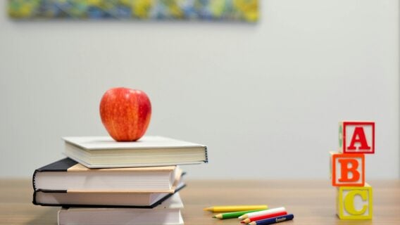 ШІ-праект Google ператварае нудныя кніжкі ў персаналізаваныя матэрыялы для навучання