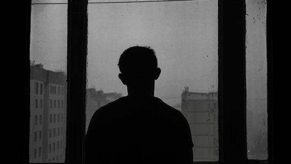 Люди теряют себя: психолог рассказал, как пациенты переживают из-за ИИ