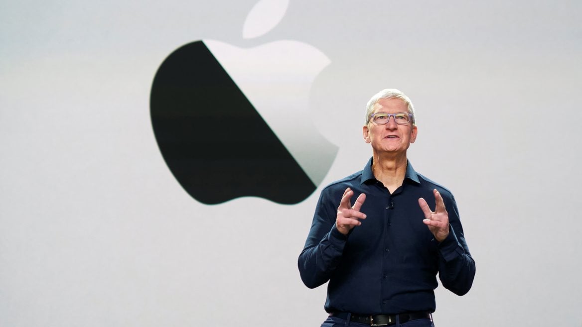 Apple «понижает» сотрудника в должности после увольнения - он становится «associate»