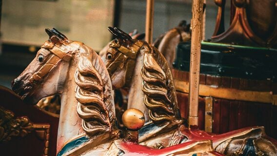«Теперь нужны не рабочие лошадки-кодеры, а творцы». Как управлять командой, где код пишет нейросеть 